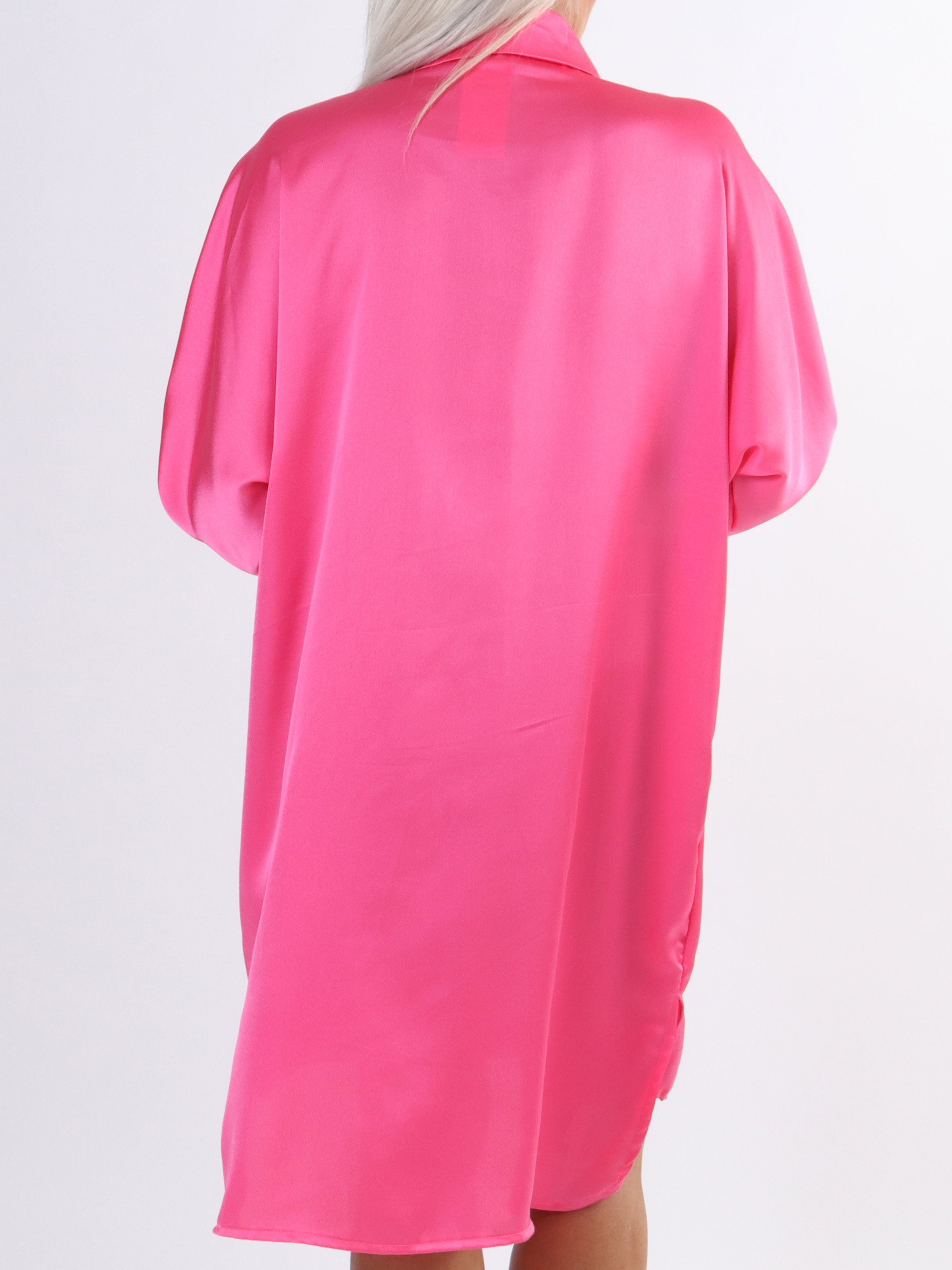 Hassel - Fin plus size skjortekjole i silkelook